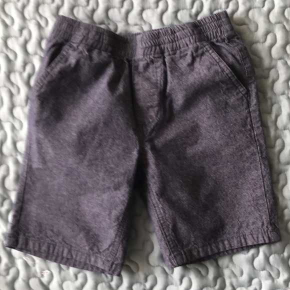 Boys and short and shirts - Picture 3 of 3